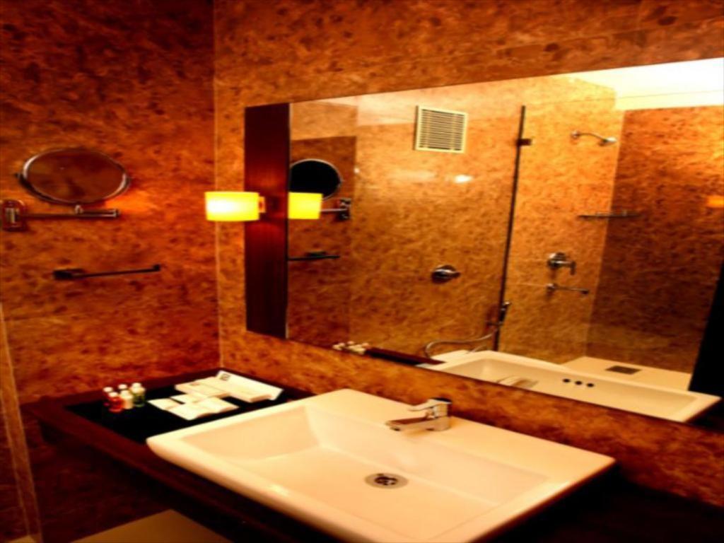 Sunflower Hotel Mysore Exterior photo